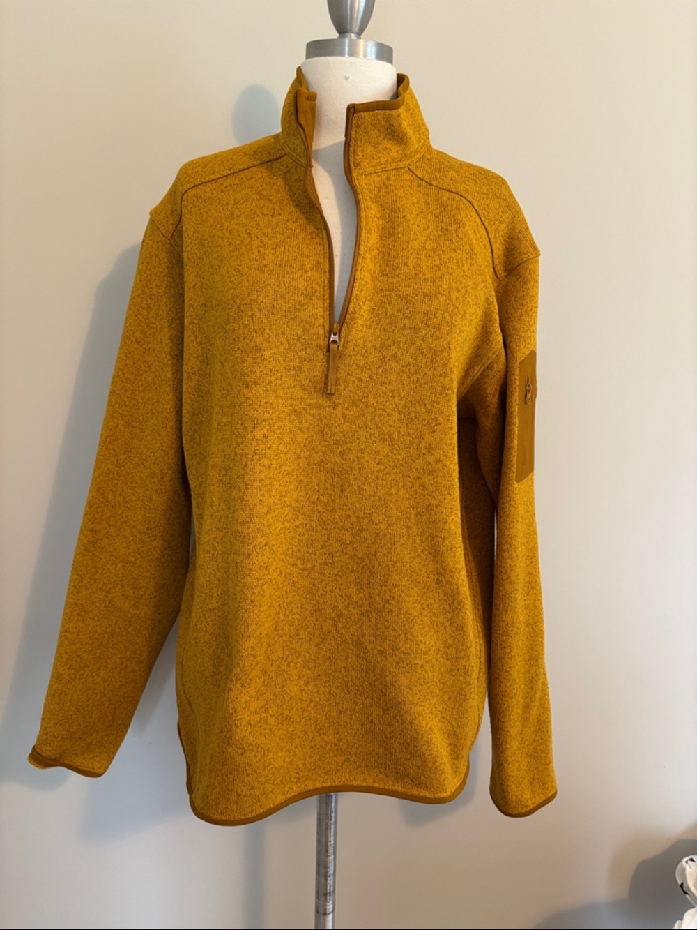Arc'teryx Men's 1/4 Zip  fleece / Sweater in Mustard